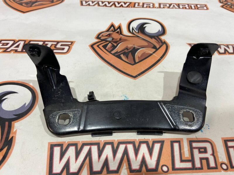 T4K10312 Fender mounting bracket Jaguar I-Pace (2018-) used cost 15 € in stock 2 pcs.