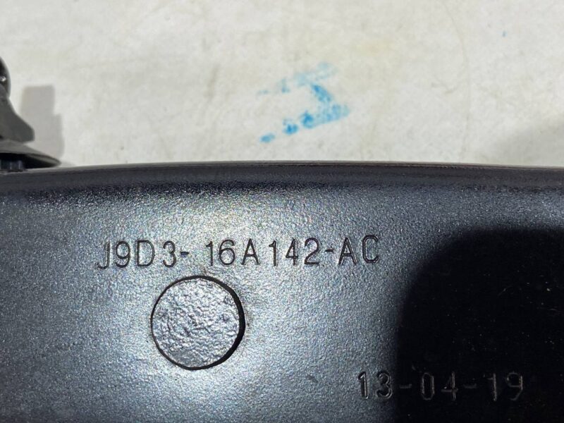 T4K10312 Fender mounting bracket Jaguar I-Pace (2018-) used cost 15 € in stock 2 pcs.