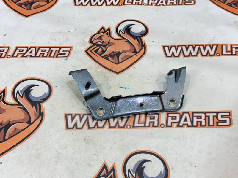 T4K10312 Fender mounting bracket Jaguar I-Pace (2018-) used cost 15 € in stock 2 pcs.