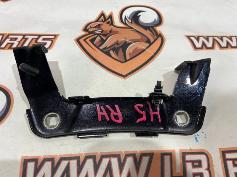 T4K10312 Fender mounting bracket Jaguar I-Pace (2018-) used cost 15 € in stock 2 pcs.