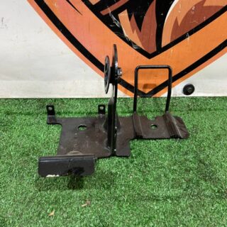 T4K1336 Seat Back Bracket Jaguar I-Pace (2018-) used cost 30 € in stock 1 pcs.