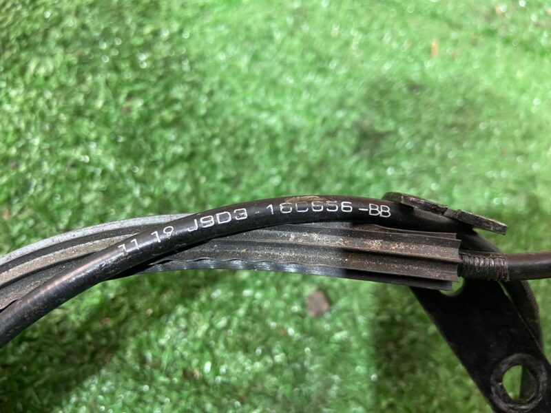 T4K2243 Bonnet cable Jaguar I-Pace (2018-) used cost 25 € in stock 1 pcs.