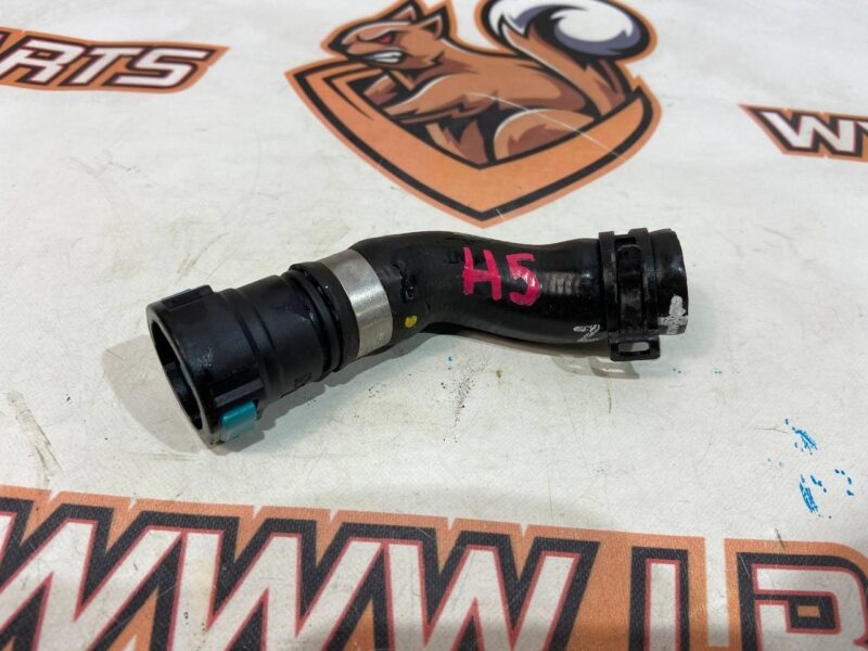 T4K5003 Coolant pipe Jaguar I-Pace (2018-) used cost 15 € in stock 2 pcs.