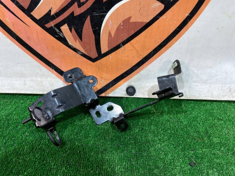 T4K5715 Used JAGUAR I-PACE wiring bracket cost 20 € in stock 1 pcs.