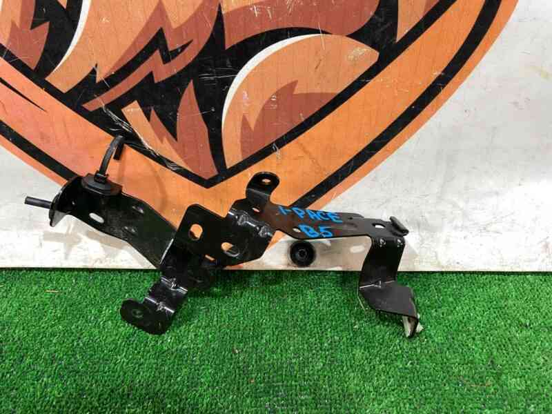 T4K5715 Used JAGUAR I-PACE wiring bracket cost 20 € in stock 1 pcs.