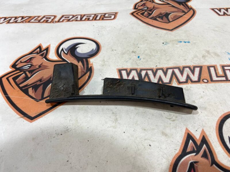 T4K9898 Rear left fender liner molding Jaguar I-Pace X590 (2018-) Used cost 23 € in stock 8 pcs.