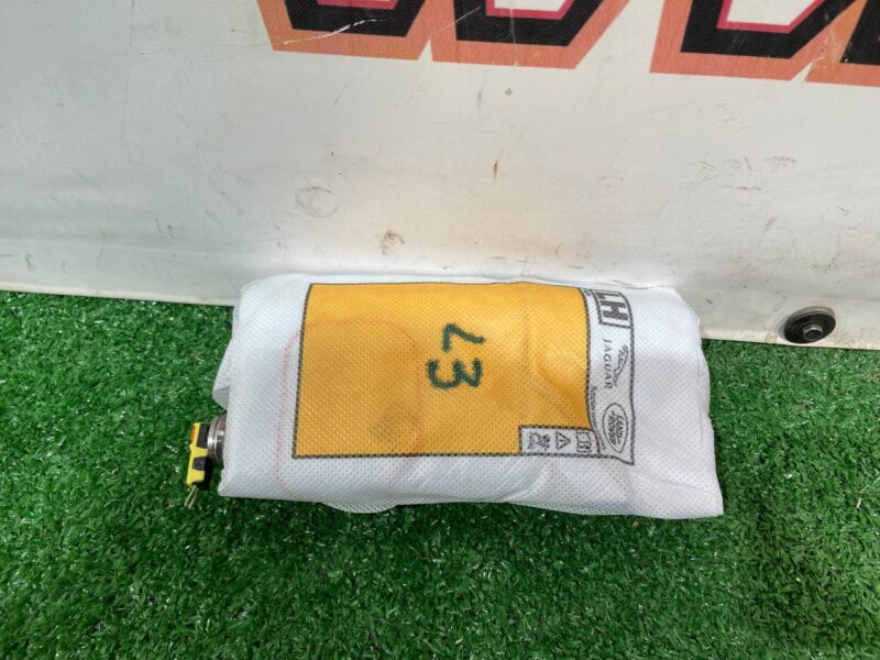 LR026021 Seat airbag left Land Rover Discovery Sport L550 (2015-) Used cost 100 € in stock 8 pcs.