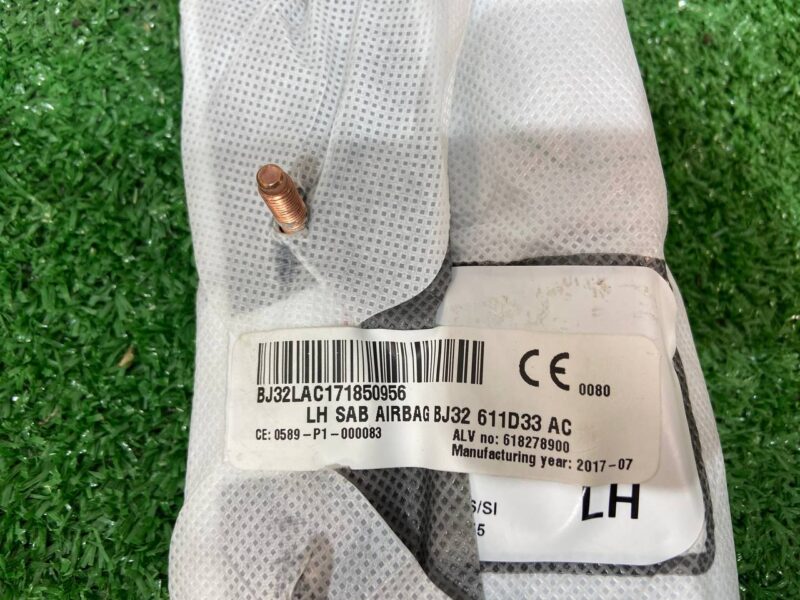 LR026021 Seat airbag left Land Rover Discovery Sport L550 (2015-) Used cost 100 € in stock 8 pcs.