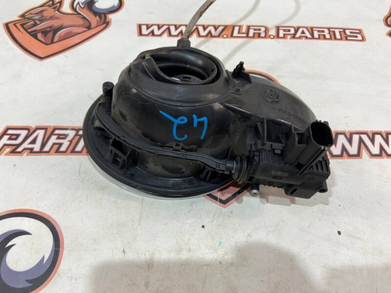 LR058473 Fuel filler flap assembly Land Rover Discovery Sport L550 (2015-) Used - Image 15