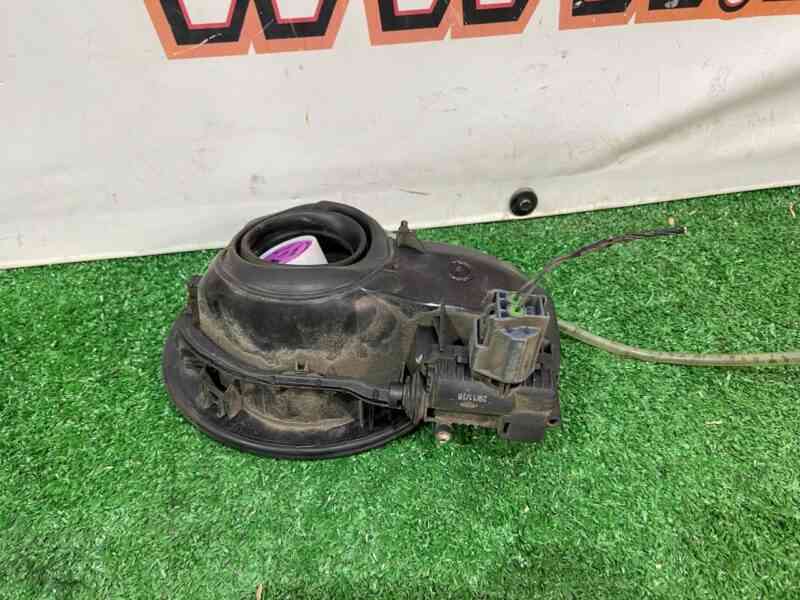 LR058473 Fuel filler flap assembly Land Rover Discovery Sport L550 (2015-) Used - Image 18