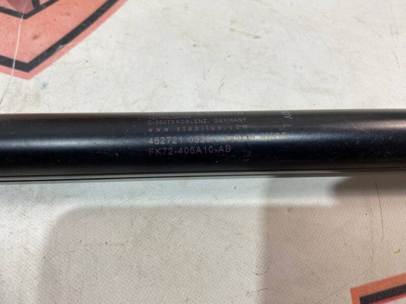 LR058520 Trunk lid shock absorber Land Rover Discovery Sport L550 (2015-) Used cost 30 € in stock 2 pcs.