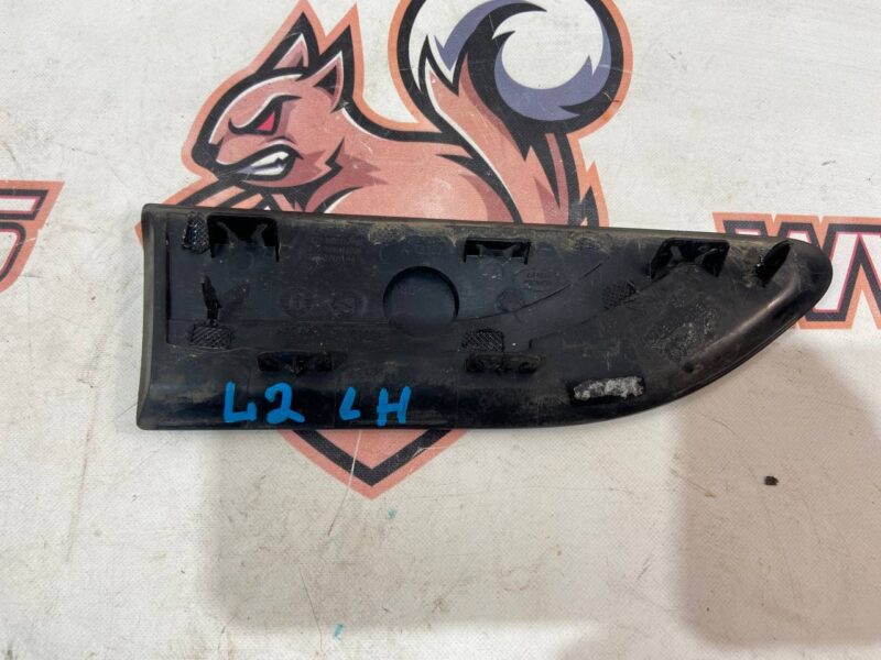 LR058539 Front left fender grille Land Rover Discovery Sport L550 (2015-) Used cost 100 € in stock 2 pcs.