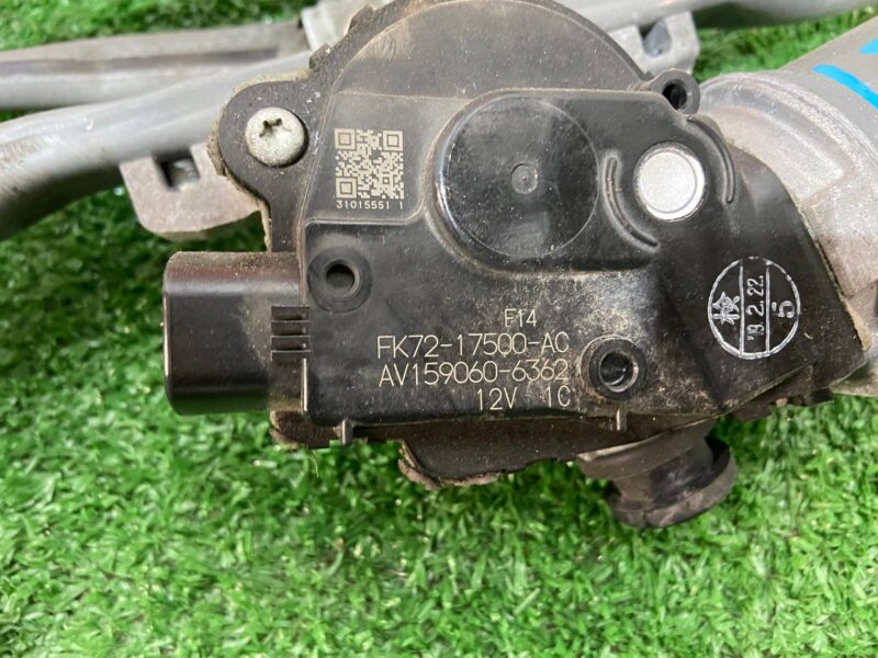 LR058845 Windshield wiper mechanism Land Rover Discovery Sport L550 (2015-) Used cost 125 € in stock 1 pcs.