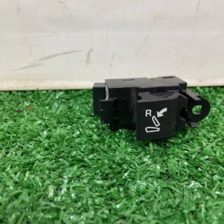 LR059719 Seat control button right Land Rover Discovery Sport L550 (2015-) USED cost  € in stock 1 pcs.