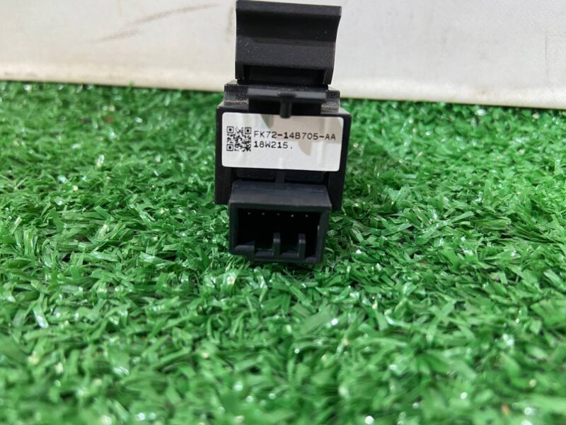 LR059720 Left seat control button Land Rover Discovery Sport L550 (2015-) USED cost 15 € in stock 1 pcs.