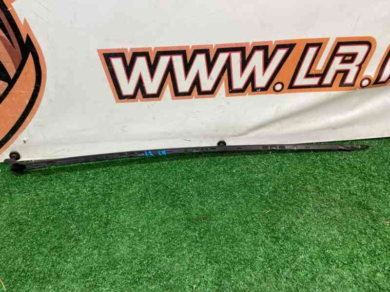LR061136 Molding front left pillar Land Rover Discovery Sport L550 (2015-) Used cost 35 € in stock 4 pcs.