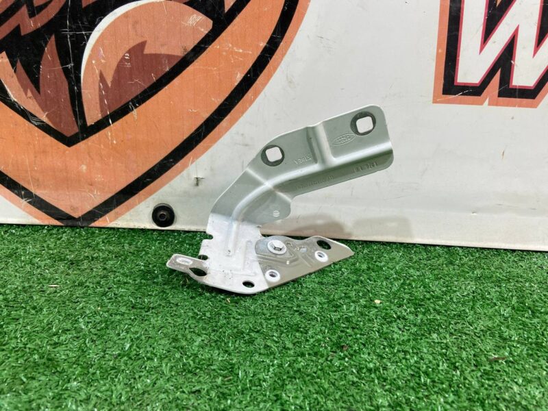 LR061259 Left wing mounting bracket Land Rover Discovery Sport L550 (2015-) Used cost 25 € in stock 4 pcs.