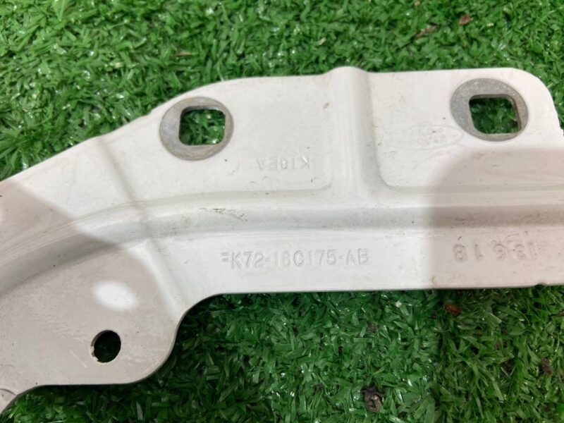 LR061259 Left wing mounting bracket Land Rover Discovery Sport L550 (2015-) Used cost 25 € in stock 4 pcs.