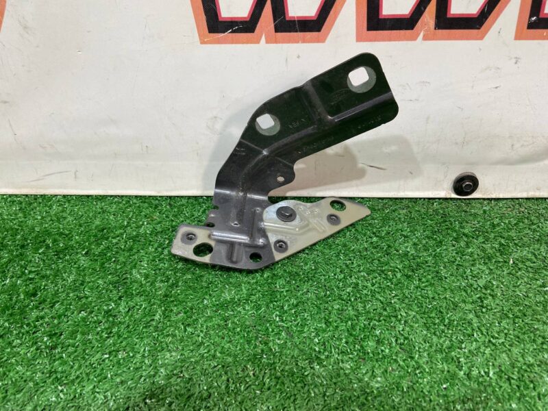 LR061259 Left wing mounting bracket Land Rover Discovery Sport L550 (2015-) Used cost 25 € in stock 4 pcs.