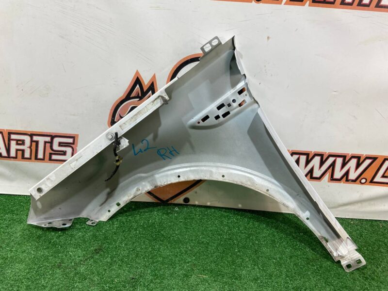 LR061383 Front right wing Land Rover Discovery Sport L550 (2015-) Used - Image 12