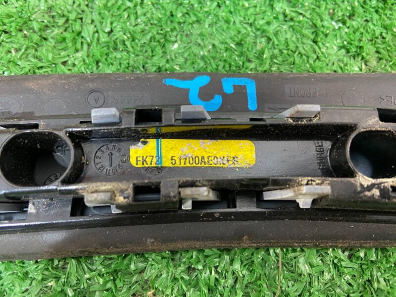 LR062622 Right front roof molding Land Rover Discovery Sport L550 (2015-) Used cost 25 € in stock 3 pcs.