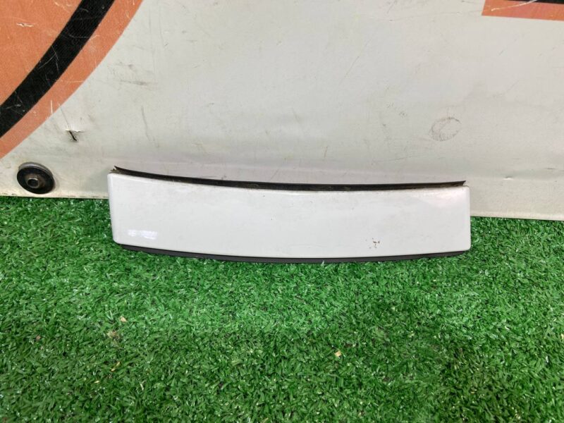 LR062623 Roof molding left front Land Rover Discovery Sport L550 (2015-) Used cost 25 € in stock 2 pcs.