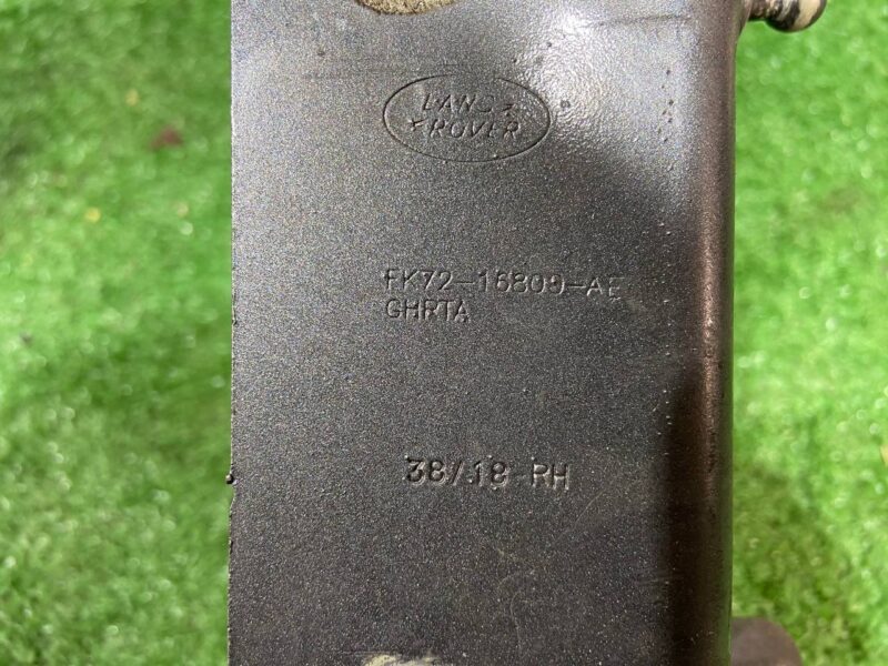 LR075405 Hood hinge right Land Rover Discovery Sport L550 (2015-) Used - Image 13