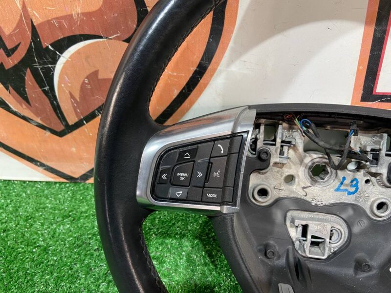 LR079633 Steering wheel for AIR BAG Land Rover Discovery Sport L550 (2015-) USED cost 350 € in stock 1 pcs.