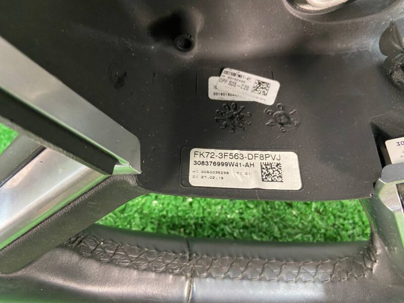 LR079633 Steering wheel for AIR BAG Land Rover Discovery Sport L550 (2015-) USED cost 350 € in stock 1 pcs.
