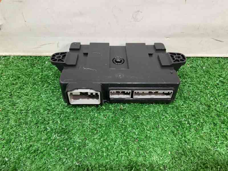 LR117932 Keyless-Go control unit Land Rover Discovery Sport L550 (2015-) USED - Image 21