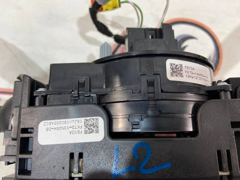 LR088266 Steering column switch assembly Land Rover Discovery Sport L550 (2015-) Used - Image 12