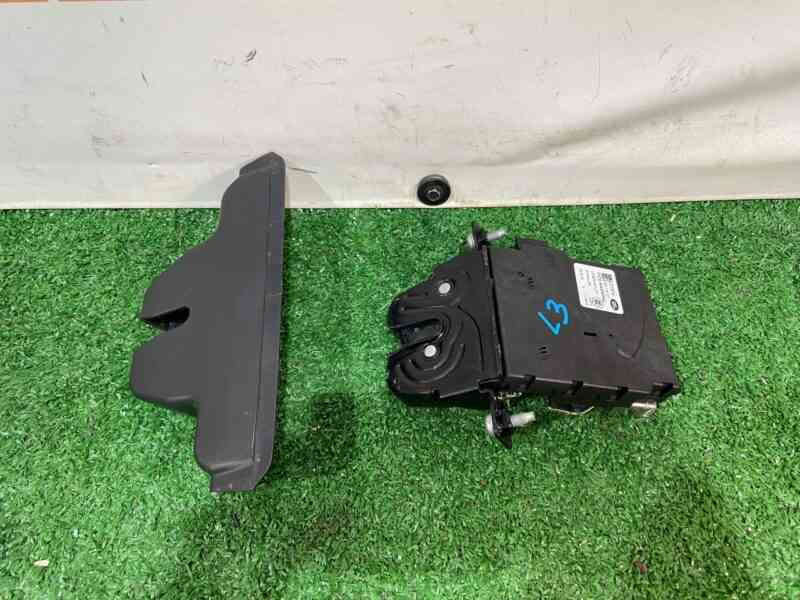 LR088570 Rear hatch latch Land Rover Discovery Sport L550 (2015-) Used cost 45 € in stock 1 pcs.