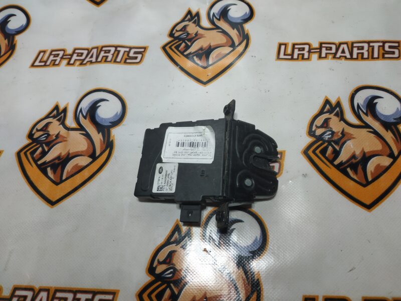 LR088570 Rear hatch latch Land Rover Discovery Sport L550 (2015-) Used cost 45 € in stock 1 pcs.