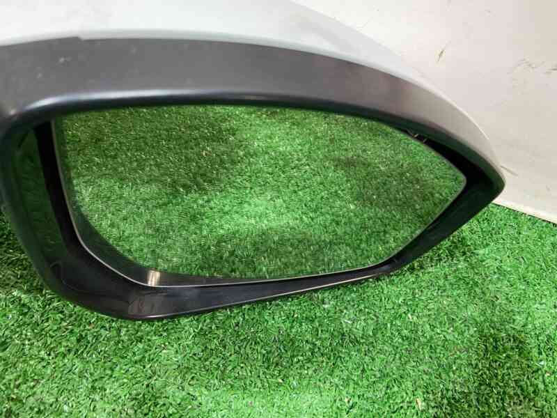 LR096580 Outside right mirror assembly Land Rover Discovery Sport L550 (2015-) Used cost 500 € in stock 1 pcs.