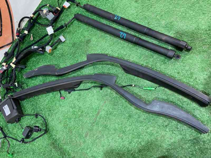 LR104902 Set of rear shock absorbers with wiring Land Rover Discovery Sport L550 (2015-) Used - Image 12