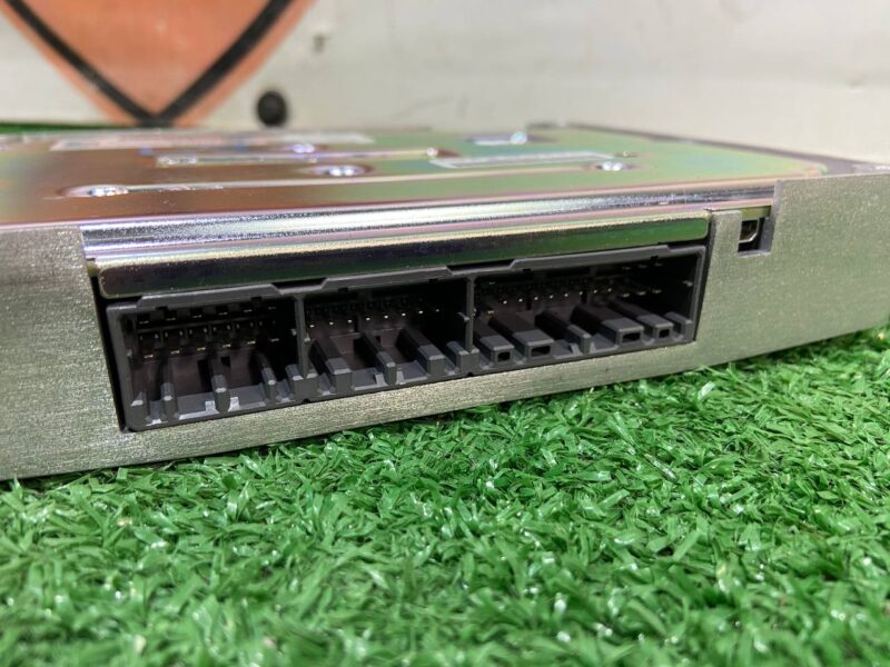 LR107806 Land Rover Discovery Sport L550 (2015-) Used amplifier kit cost 185 € in stock 1 pcs.
