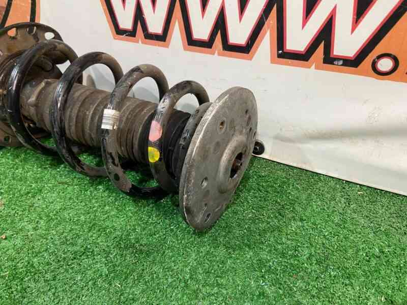 LR116119 Front left shock absorber without magnetic damping system Land Rover Discovery Sport L550 (2015-) Used cost 120 € in stock 2 pcs.