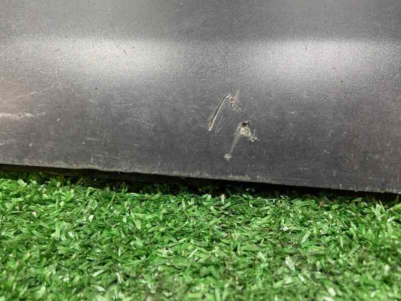 LR116797 Molding front left lower door Land Rover Discovery Sport L550 (2015-) Used cost 60 € in stock 3 pcs.