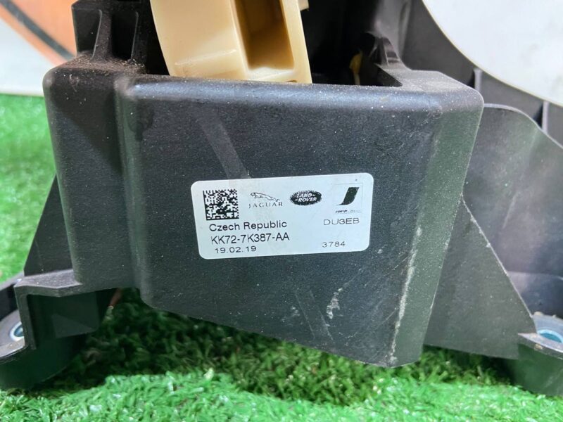 LR121818 6speed gearbox shift link Land Rover Discovery Sport L550 (2015-) Used cost 100 € in stock 1 pcs.