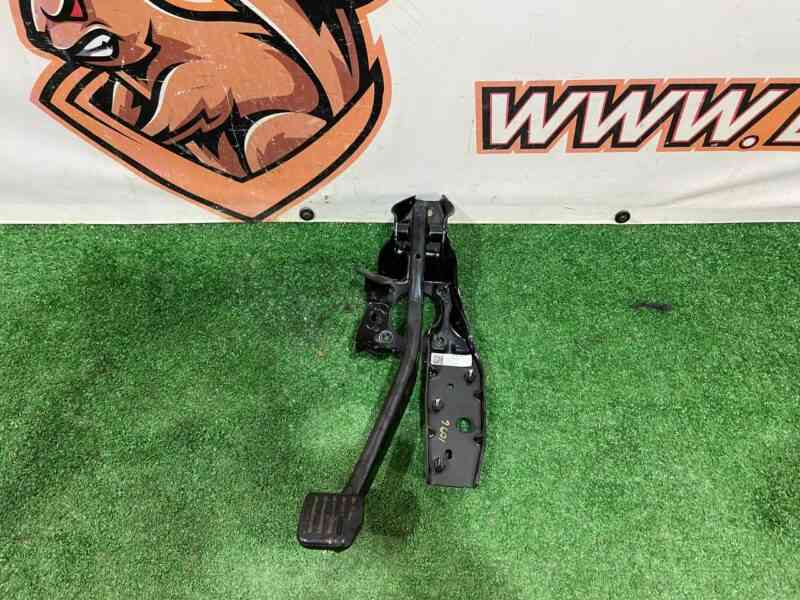 LR125753 Brake pedal Land Rover Discovery Sport L550 (2015-) Used cost 85 € in stock 1 pcs.