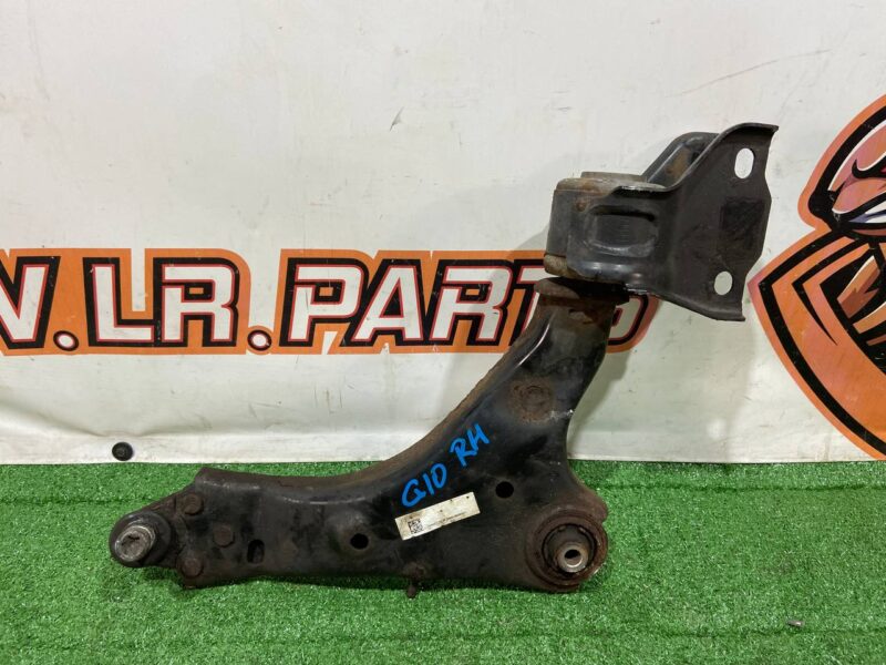 LR126118 Front lower right lever Land Rover Discovery Sport L550 (2015-) USED cost 130 € in stock 2 pcs.