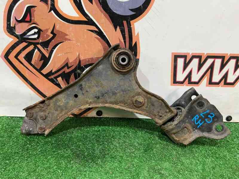 LR126118 Front lower right lever Land Rover Discovery Sport L550 (2015-) USED cost 130 € in stock 2 pcs.
