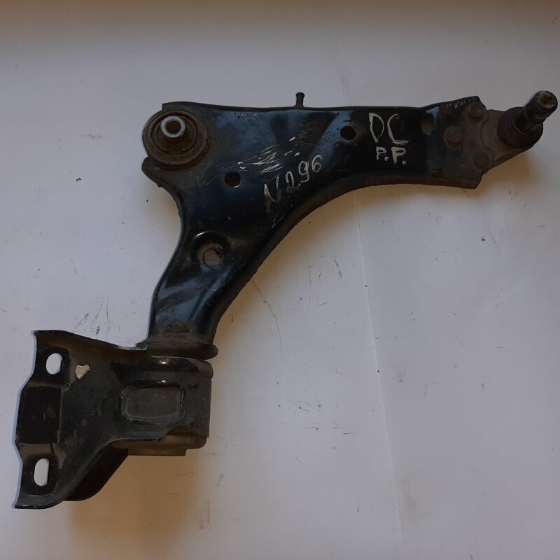 LR126118 Front lower right lever Land Rover Discovery Sport L550 (2015-) USED cost 130 € in stock 2 pcs.