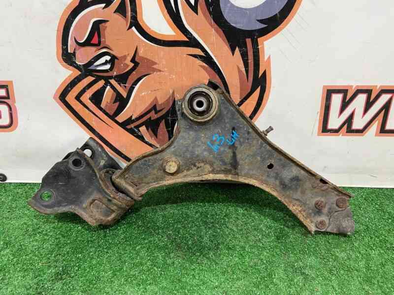 LR126119 Front lower left lever Land Rover Discovery Sport L550 (2015-) USED cost 120 € in stock 3 pcs.