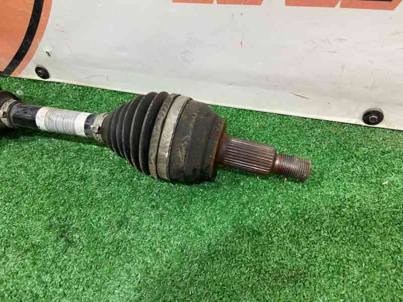LR137029 Front right drive Land Rover Discovery Sport L550 (2015-) USED cost 370 € in stock 1 pcs.