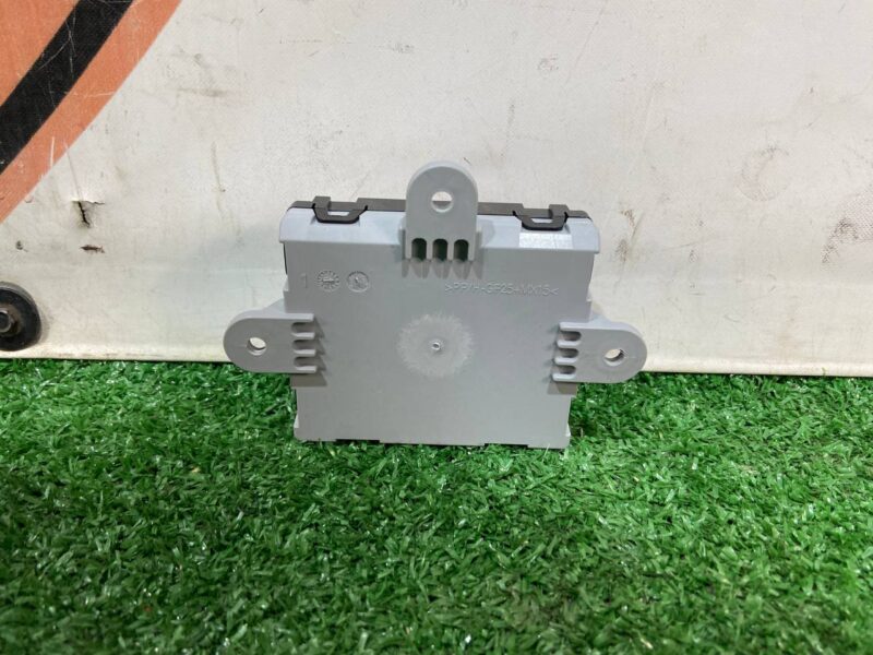 T4A14036 Rear passenger door comfort unit Jaguar F-Pace X761 (2017-) USED cost 75 € in stock 1 pcs.