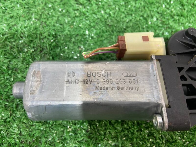 0390203651 Seat back adjustment motor Range Rover Sport L494 (2014-2022) Used cost 50 € in stock 2 pcs.