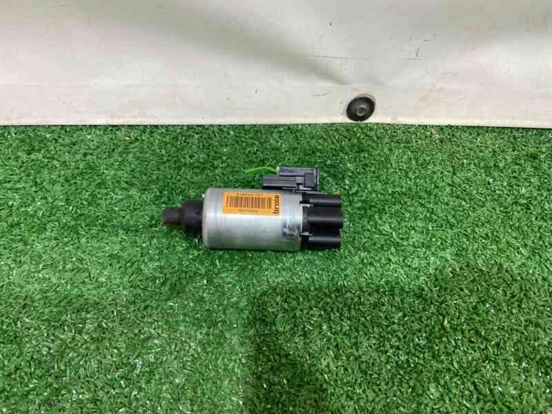 918529101 Seat adjustment motor Jaguar XE X760 (2015-) Used cost 100 € in stock 6 pcs.