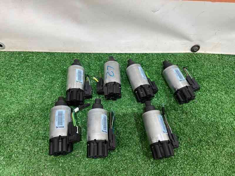918531101 Seat adjustment motor Range Rover Sport L494 (2014-2022) Used cost 50 € in stock 7 pcs.