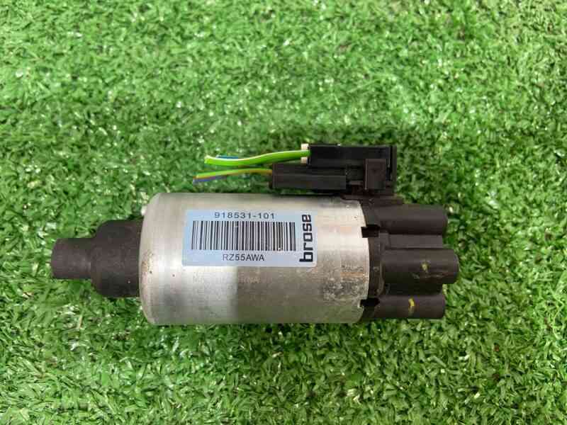 918531101 Seat adjustment motor Range Rover Sport L494 (2014-2022) Used cost 50 € in stock 7 pcs.